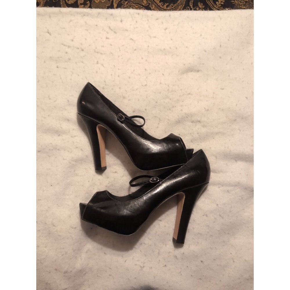 Bakers Gina Black Faux Leather Peep Toe Heels Size 8